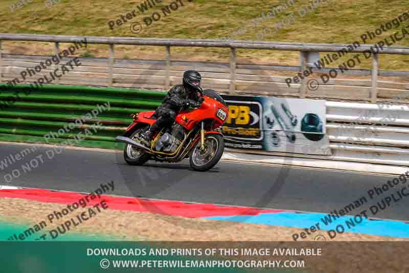 Vintage motorcycle club;eventdigitalimages;mallory park;mallory park trackday photographs;no limits trackdays;peter wileman photography;trackday digital images;trackday photos;vmcc festival 1000 bikes photographs
